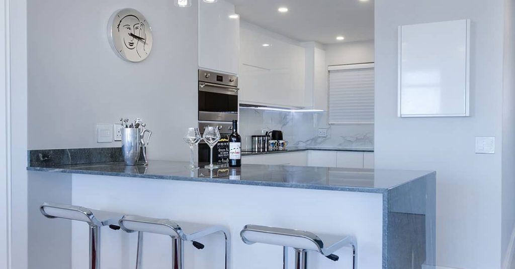 How Embracing a Minimalistic Viewpoint Can Greatly Improve Your Finances and Quality of Life